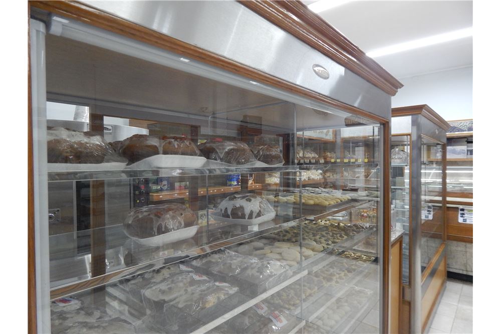 L 657ec70adee0404e9c3681a9ca47e579