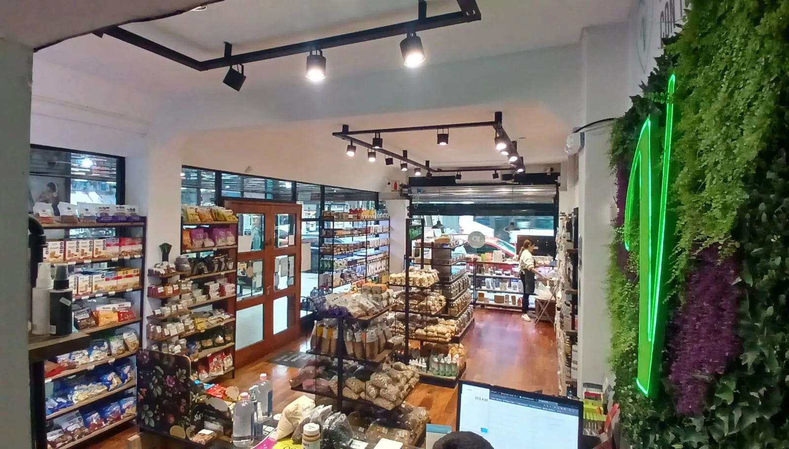 4e0557b9 4bf4 4568 93e6 d41e90679d96