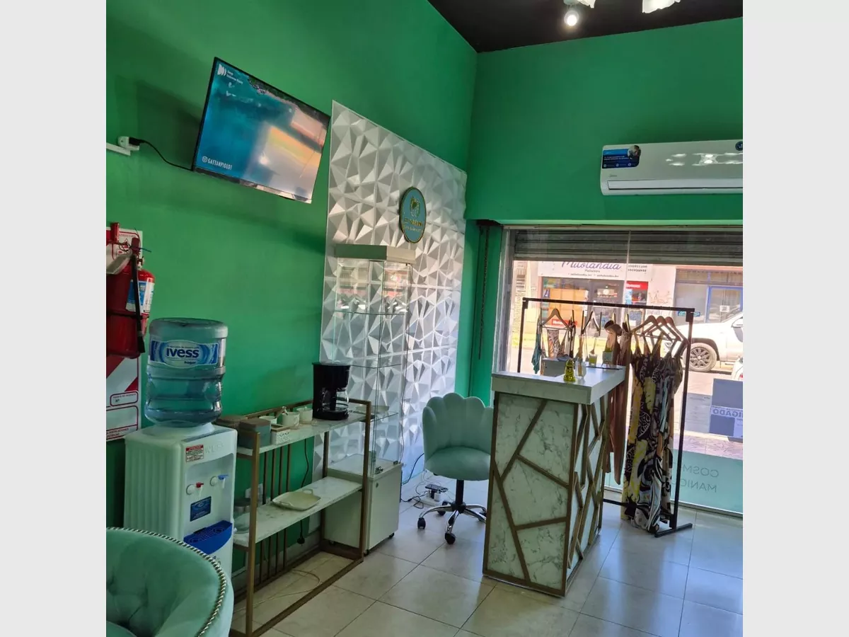 Show f064d682 ef79 4447 aa48 3a618cbdf70c