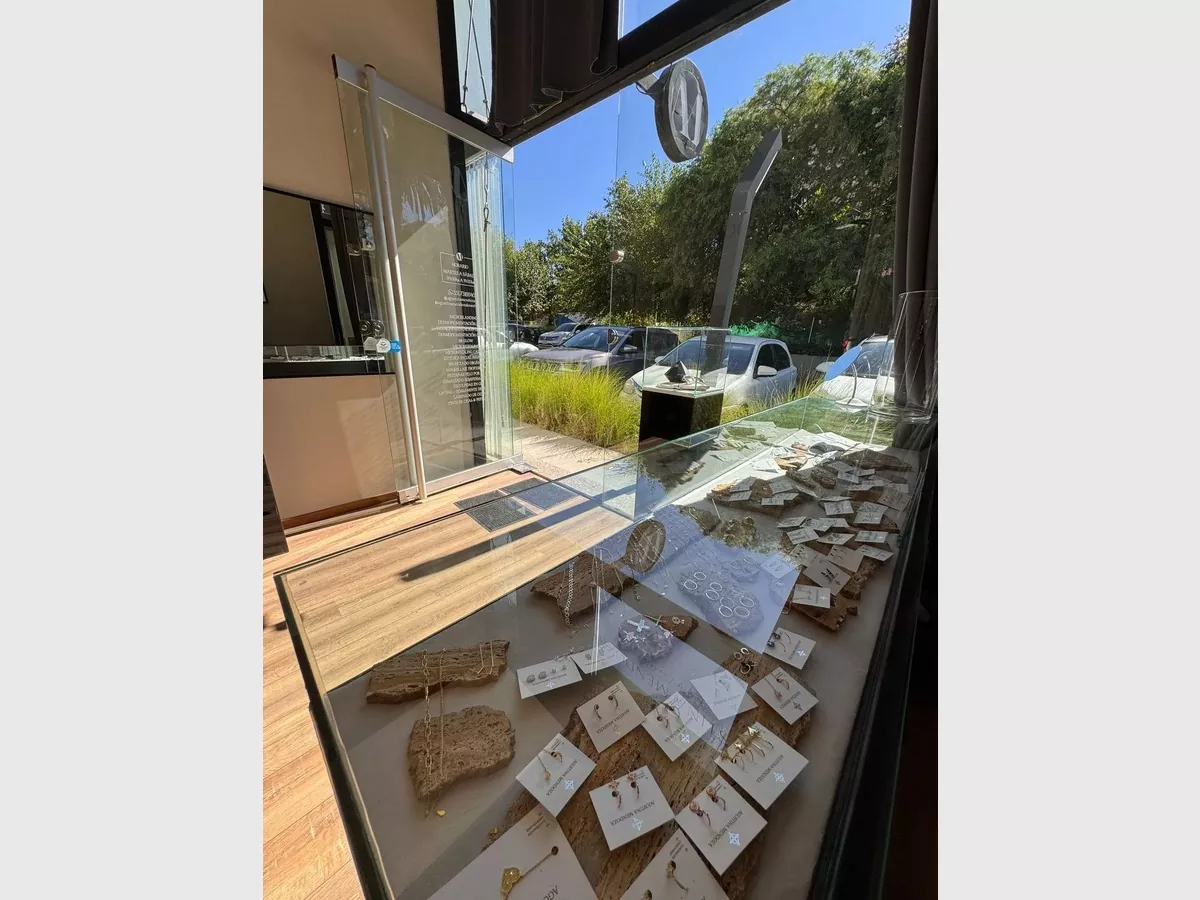 Show 90e6f68b ec46 4083 8db9 c0d6db0574e9