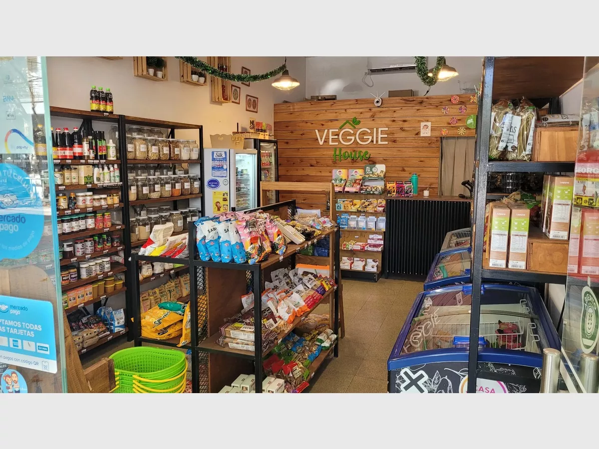 Show 1 interior horizontal